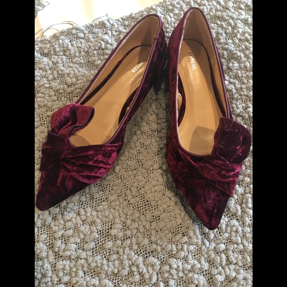 Super cute Express velvet shoes